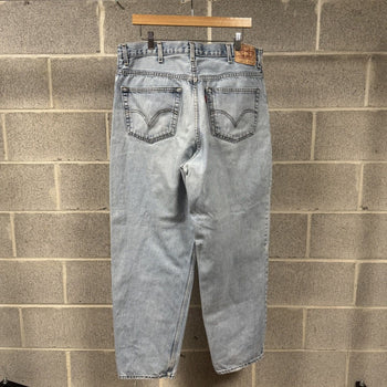 2000s Levi's 560 Baggy Thrashed Faded Jeans