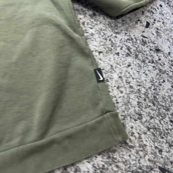 Sudadera Nike de cuello redondo extragrande con logotipo descolorido de los años 90