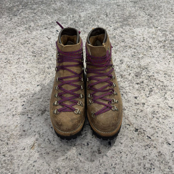 1990s Vasque Steel Toe Vibram Hiking Boots