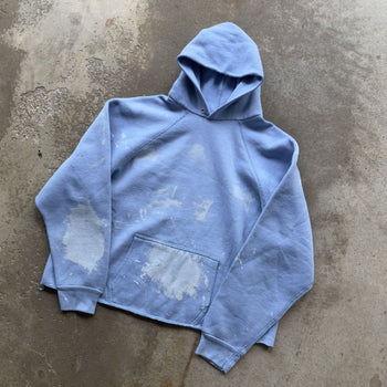 1980s PAINT SPLATTERED CROPPED BABY BLUE RAGLAN HOODIE