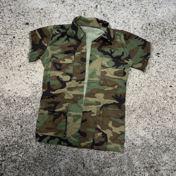 Camisa cargo con estampado de camuflaje de bosque estadounidense de los años 80
