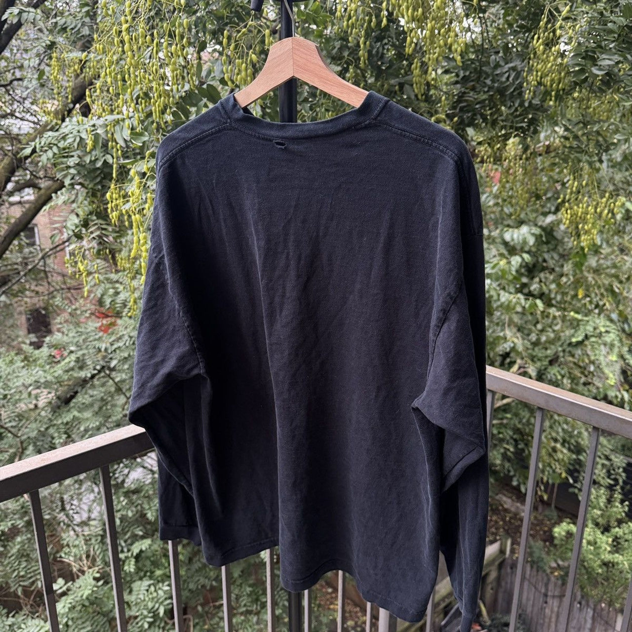 2000s Faded Black Blank Distressed Longsleeve Tee