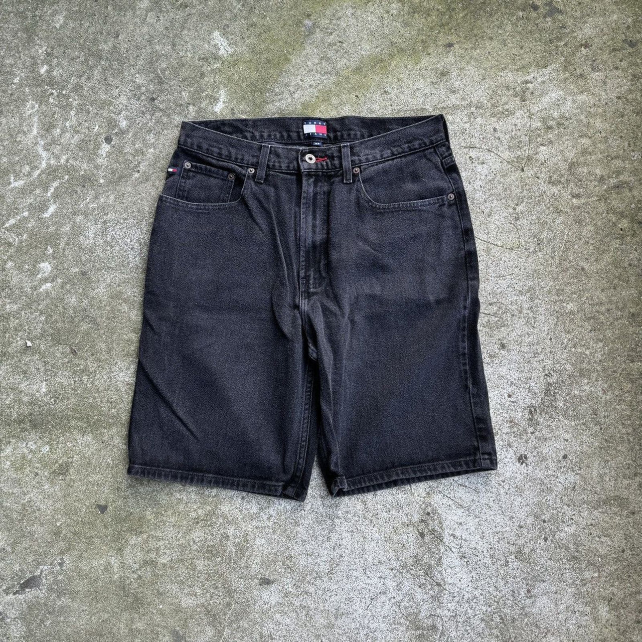 2000S FADED TOMMY HILFIGER BLACK DENIM JEAN SHORTS