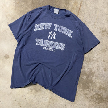 2000s New York Yankees Thrashed Faded Tee