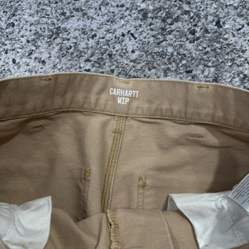 Pantalones de carpintero Carhartt WIP color tostado con doble rodilla