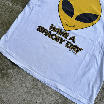 1990s FASHION VICTIM ALIEN HAVE A SPACEY DAY TEE