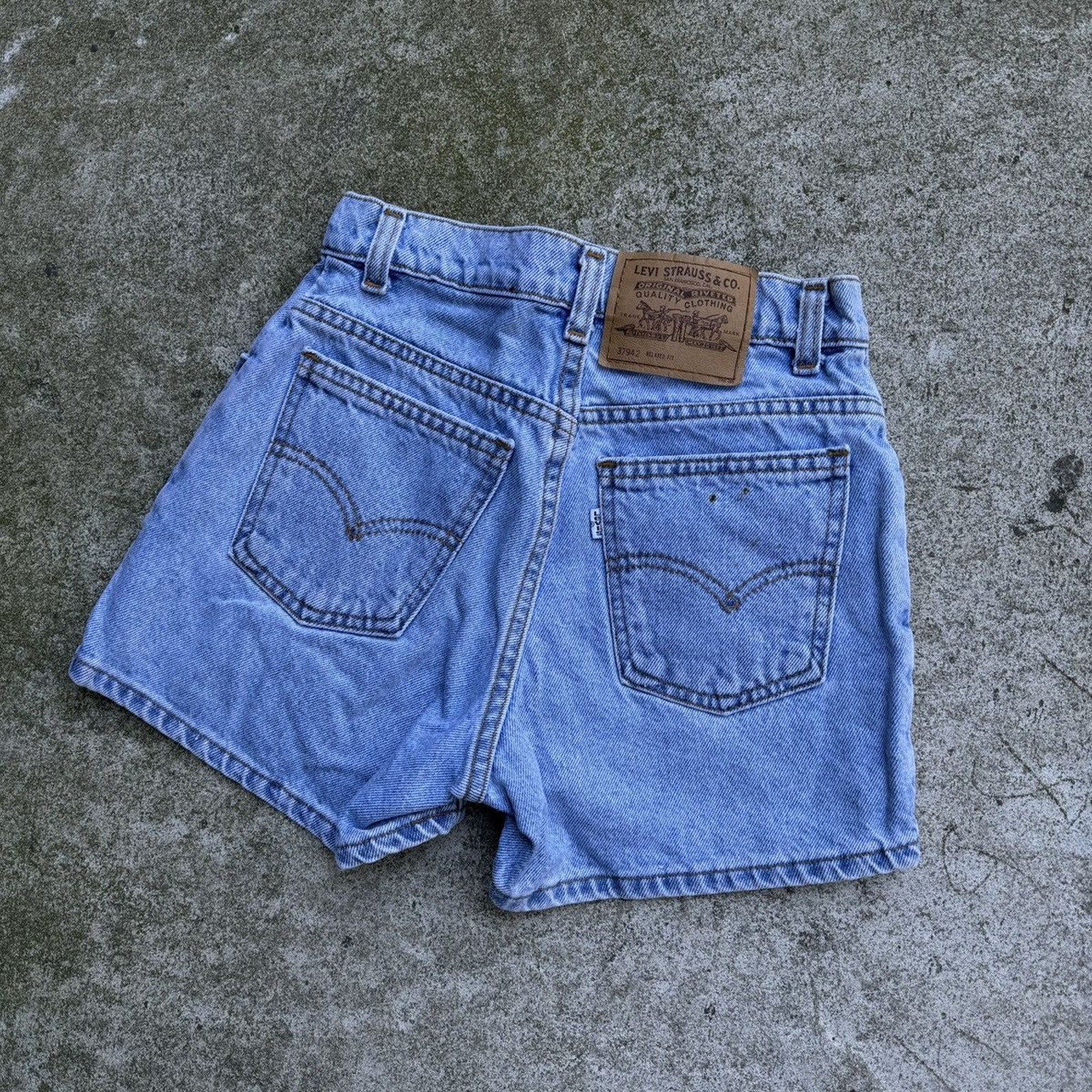 Vintage 1990s Levi's 950 Made in USA High Waisted Shorts