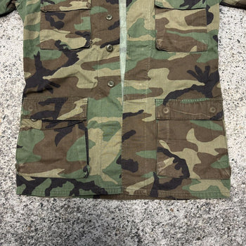Camisa cargo con estampado de camuflaje de bosque estadounidense de los años 80